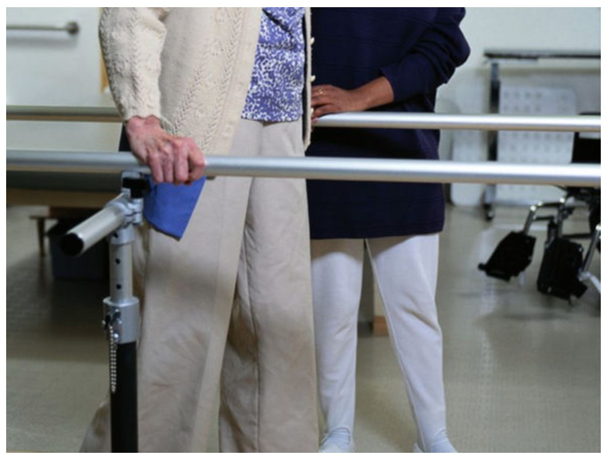 After Hip Replacement, Therapy At Home May Be Enough